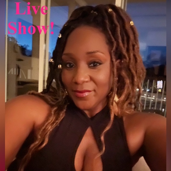 LIVE SHOW ALERT!! LETS POSH!! 💕🛍️ - Picture 13 of 16